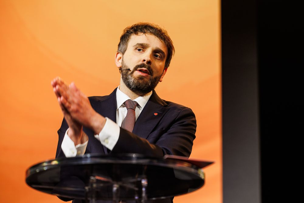 Jan Christian Vestre (Ap) og regjeringen har bevilget mer penger til helseplattformen. 