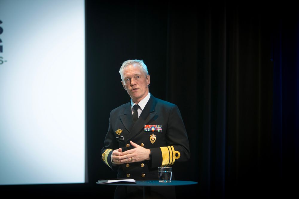 E-tjeneste-topp Nils Andreas Stensønes tar kritikken fra EOS-utvalget på alvor, her fra utvalgets årskonferanse i mars 2025