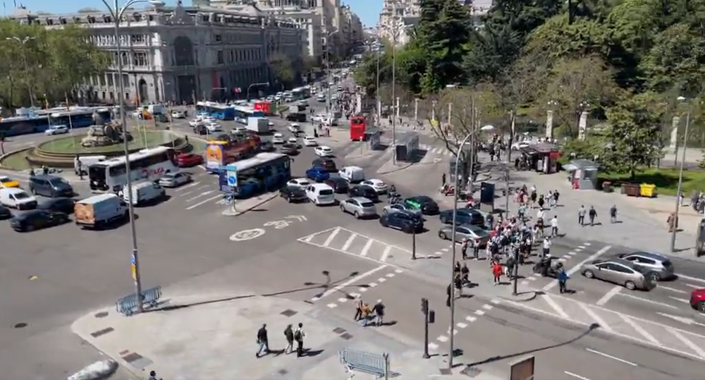 Strømbruddet i Spania og Portugal 28. april er den største i europeisk historie. Her på Plaza de Cibeles i Madrid fungerte ingen trafikklys.