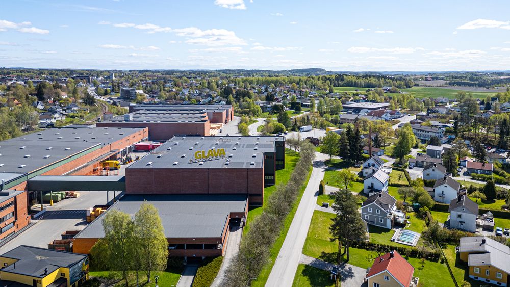 Glava-fabrikken i Askim ligger rolig til, utenfor sentrum av byen.