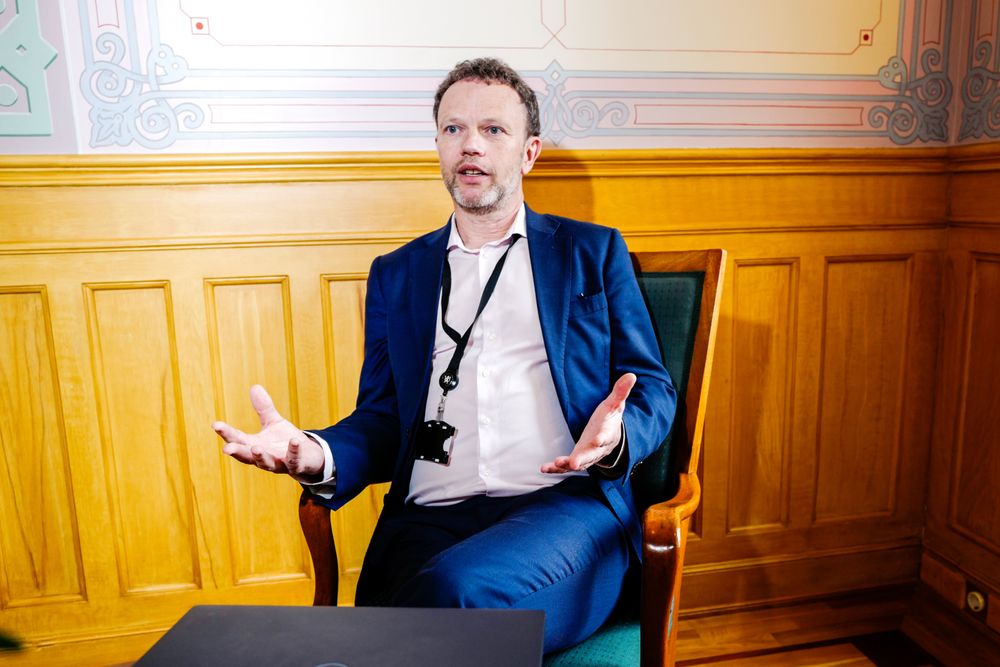 Stortingets administrasjon har hørt anbefalingen fra Datatilsynet og må vurdere en exit-strategi fra dagens amerikanskdominerte IT-leveranser, ifølge Frode Rein. Han er Stortingets seksjonsleder for strategi og innovasjon.