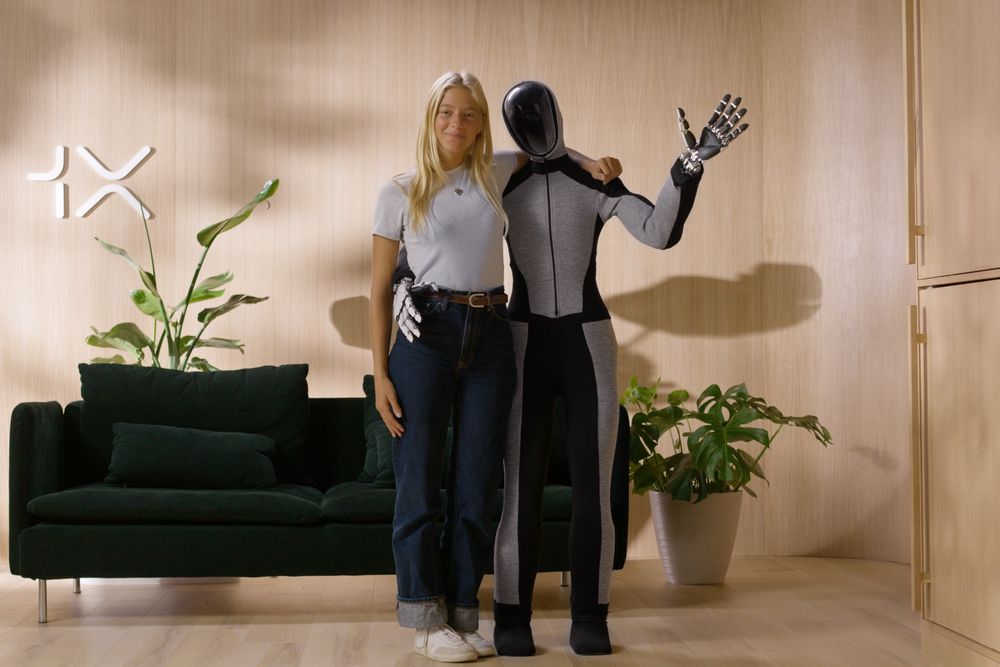 Kunstig intelligens, anten i form av noko så handfast som denne norskutvikla roboten Neo, eller noko meir uhandgripeleg som språkmodellar du kan spørje om alt mogleg, tar meir plass i kvardagen vår. Men den politiske styringa bak utviklinga er svak, meiner UiA-forskar.