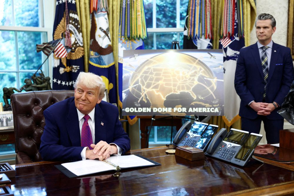President Donald Trump og forsvarsminister Pete Hegseth har lagt fram planer om et såkalt Golden Dome-luftvernsystem.