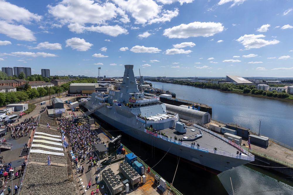 Den britiske fregatten HMS Glasgow under skipsdåpen i mai. Dette er et av fire alternativer Norge vurderer.