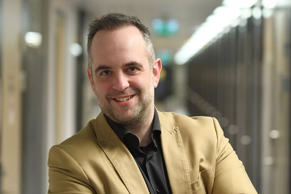 NHH-professor Bram Timmermans har sett nærmere på det norske KI-økosystemet. Han er også engasjert i lokalpolitikken som vara for Venstre i kommunestyret i Bjørnafjorden.