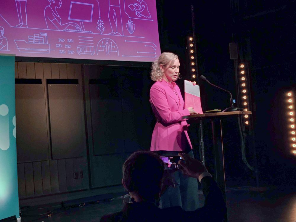 – Det er ikke en ønskeliste, men en forpliktelse, sa Karianne Tung da hun la frem digitaliseringsstrategien i fjor høst. Nå har KI-målet blitt del av styringen.