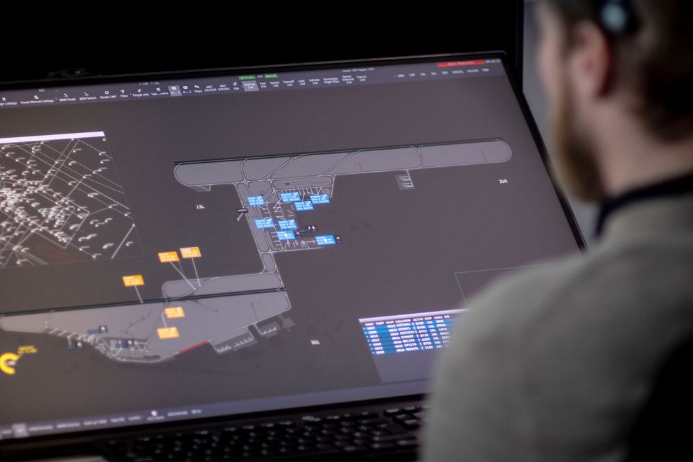 Charles de Gaulle-flyplassen i Paris har valgt å oppgradere det eksisterende flytårnsystemet som er levert av Indra Navia.