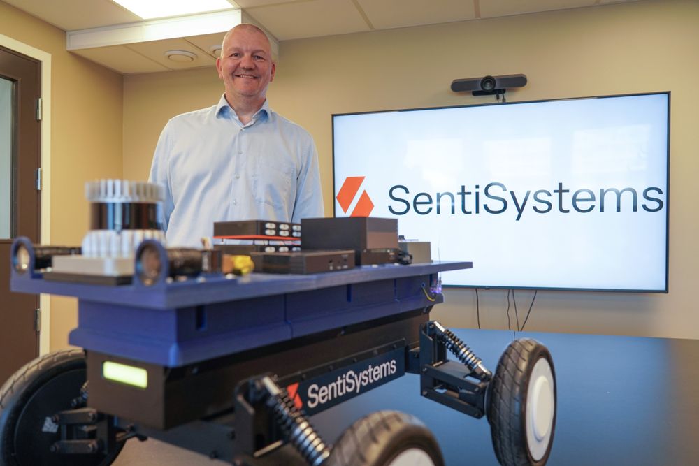 Arne Kjørsvik i SentiSystems, som har utviklet en plattform som lar systemer bruke aktive og passive sensorer til å orientere seg der GPS er blokkert, jammet eller spoofet.