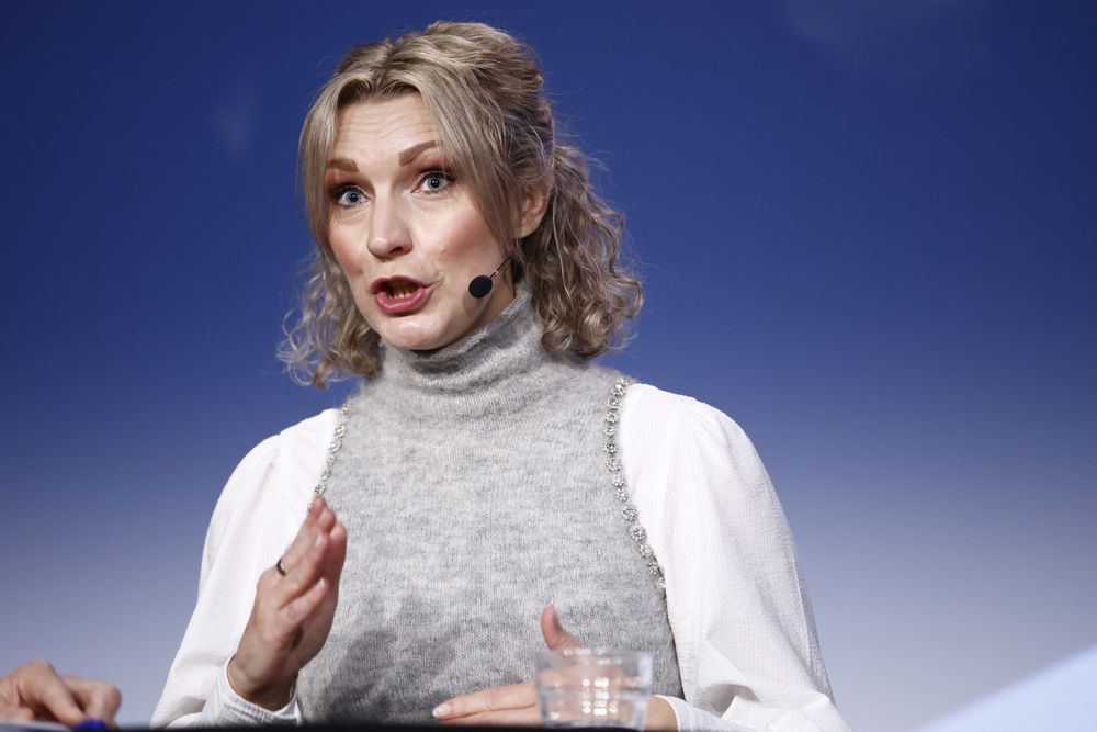 Folk og næringsliv skal få tilgang til data som skaper verdi raskere og bidrar til et mer åpent samfunn, mener Karianne Tung. Her fotografert på Digitaliseringskonferansen i juni 2025.