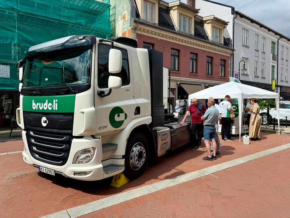 Store lastebiler er miljøverstinger. Norske Brudeli Green Mobility kan halvere utslippene.