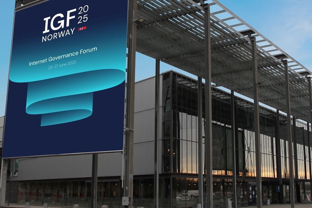 IGF 2025 samler verden til diskusjon om hvordan vi kan sikre et trygt, rettferdig og bærekraftig internett gjennom digital tillit, ansvarlig innovasjon, menneskerettigheter og internasjonalt samarbeid.