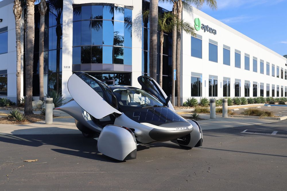 Solcellebilen vil snart finnes på amerikanske veier, ifølge Aptera.