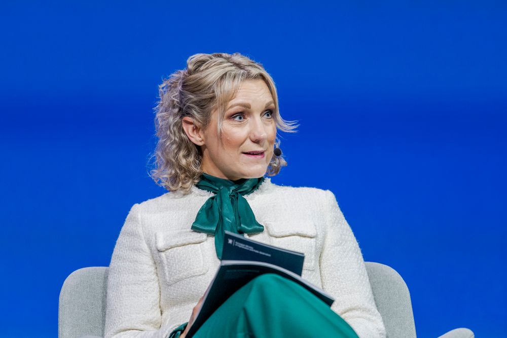 Digitaliserings- og forvaltningsminister Karianne Tung deltok i mange panelsamtaler under første dag på IGF2025 på Lillestrøm. Deriblant en samtale om beskyttelse av undersjøiske fiberkabler. 
