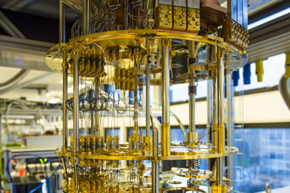 Det vil kreve en enorm innsats å oppgradere den digitale verdenen med kvantesikre algoritmer. Bildet viser en kvantemaskin på Niels Bohr-instituttet på Københavns Universitet.