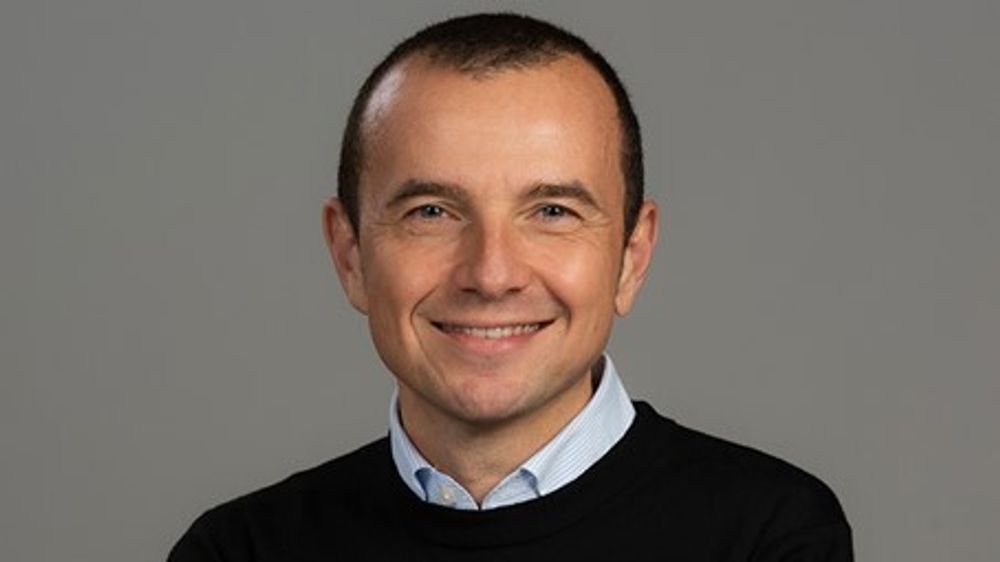 – Schneider Electric og NVIDIA er mer enn bare partnere – våre team samarbeider tett om avansert forskning og utvikling for å bygge infrastrukturen som kreves for fremtidens AI-fabrikker, sier Olivier Blum, CEO i Schneider Electric.