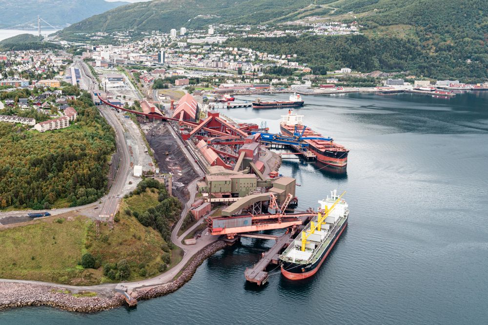 Flyfoto fra Narvik og Narvik havn, september 2017. LKAB i forgrunnen.