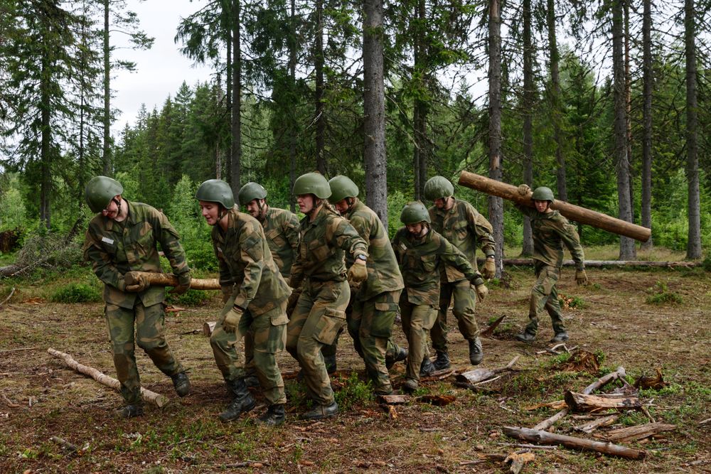 Soldater på opptak under Forsvarets opptak og seleksjon (FOS) på Sessvollmoen. 