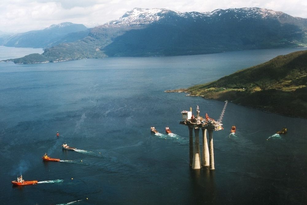 I 1996 ble Troll A første plattform med strøm fra land. 