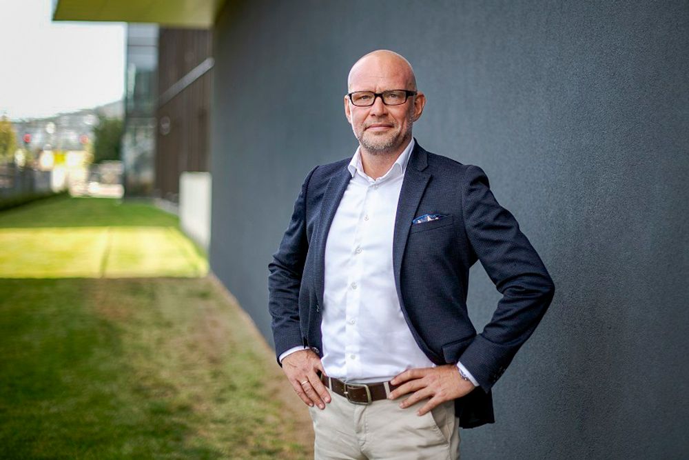 Per Haakon Lomsdalen har siden 2023 vært konsernsjef i norske Spir Group. Konsernet er et resultat av at sak- og arkivenheten i Evry ble skilt ut i 2019.
