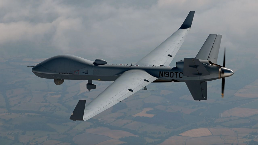 Nye droner fra USA skal styrke Danmarks overvåkning og militære tilstedeværelse i Arktis og Nord-Atlanteren. I Canada er leveringen av samme type drone blitt forsinket med tre år.