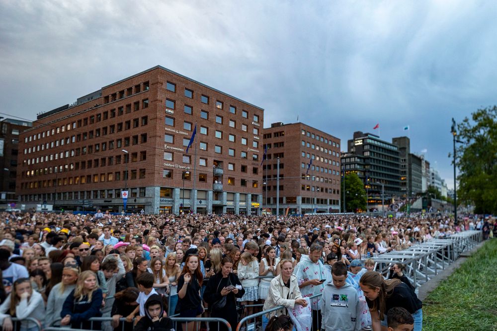 VG-lista Topp 40 ble arrangert på Rådhusplassen i juni i år. Da ble publikum ulovlig overfløyet av en drone. Nå er de ansvarlige dømt.