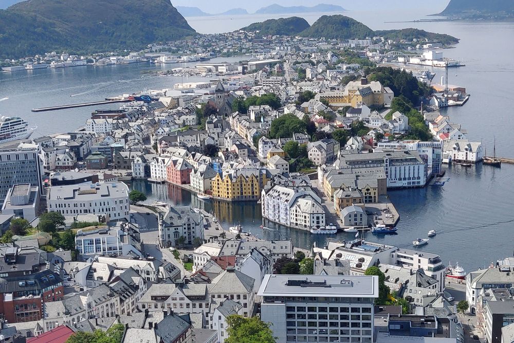 Nordvest Fiber har konkurrert med Tafjord Connect i Ålesund. Nå har Tafjord kjøpt konkurrenten fra Lyse og NTE, som eide Nordvest Fiber 50/50. 