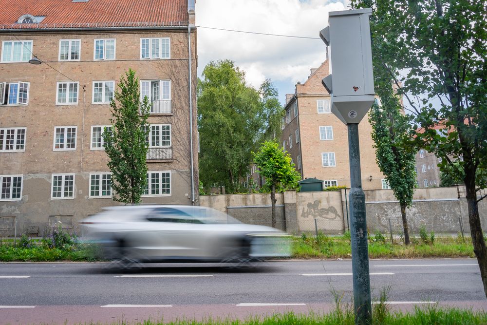 Fotobokser som måler bilenes gjennomsnittsfart over en strekning, skal innføres på flere nye veier rundt om i landet.