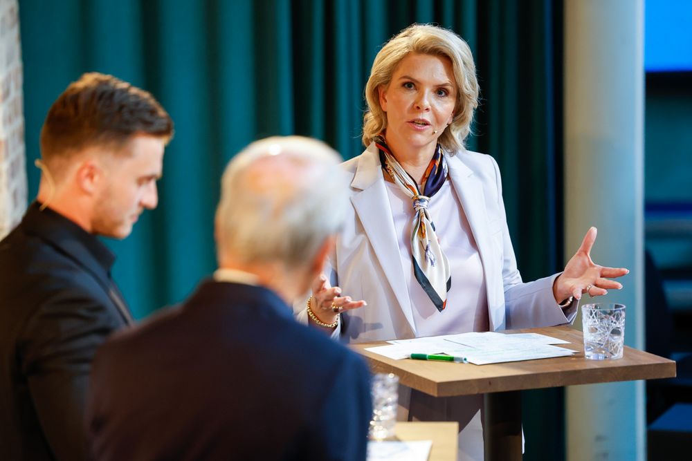 Fremskrittspartiets leder Sylvi Listhaug og statsminister Jonas Gahr Støre under en statsministerduell tidligere i sommer.