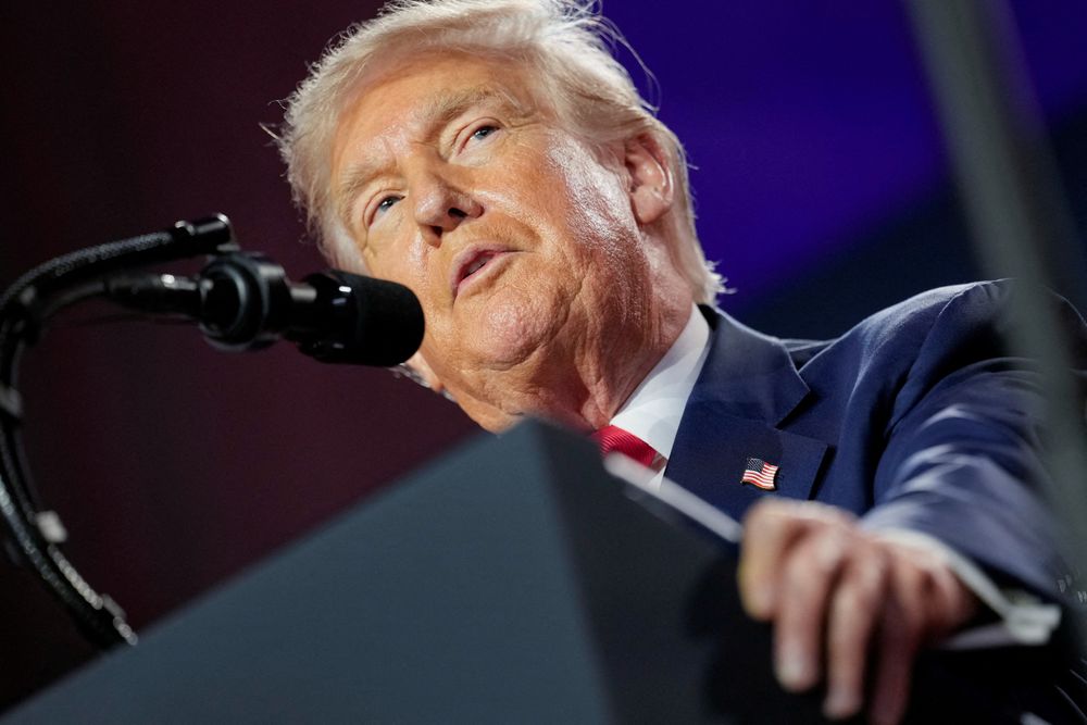 Donald Trump ba amerikanske KI-selskaper gå «All inn for America», da han signerte tre nye presidentordre på en KI-konferanse i Washington DC.