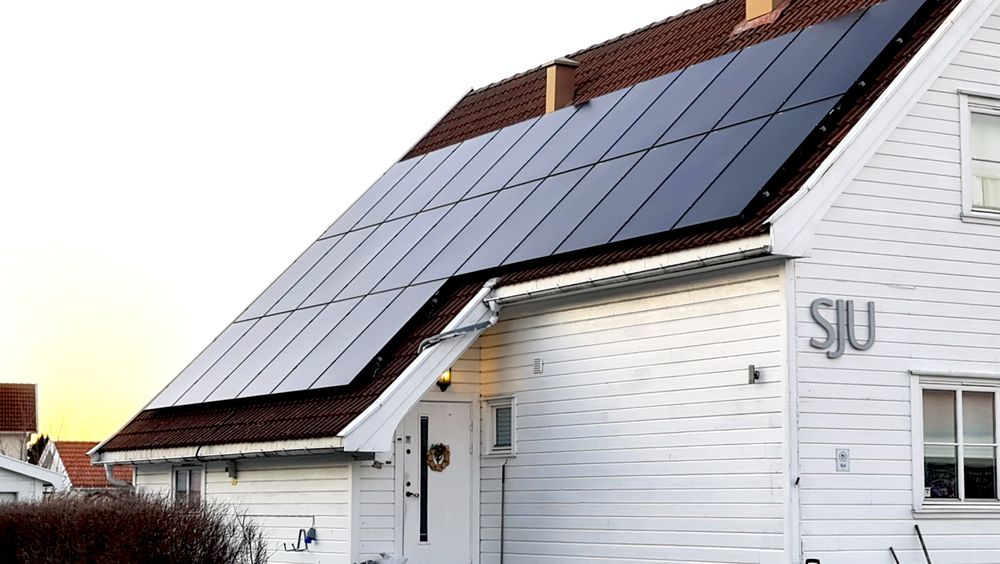 Så langt i 2025 har Elhub registrert 62 megawatt ny solkraft. For å nå 2030-målet må vi øke med cirka 2000 MW i året.