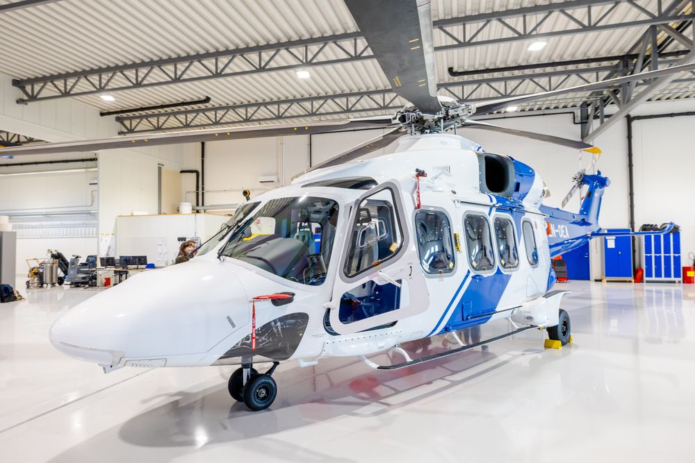 Det første av Equinors fem Leonardo AW189-helikopter er nå ankommet Norge. Det skal etter hvert brukes til passasjertrafikk til sokkelen, og slik avlaste dagen Sikorsky-helikopter. 
