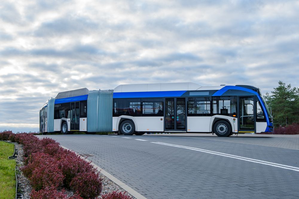 Mandag starter testkjøringen av den 24,8 meter lange bussen i Oslo. 