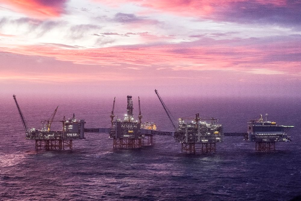 Ja, det er utslipp fra norsk olje og gass, men det erstatter verre alternativer, skriver Tore Killingland. Bilder viser det norske Johans Sverdrup-feltet.