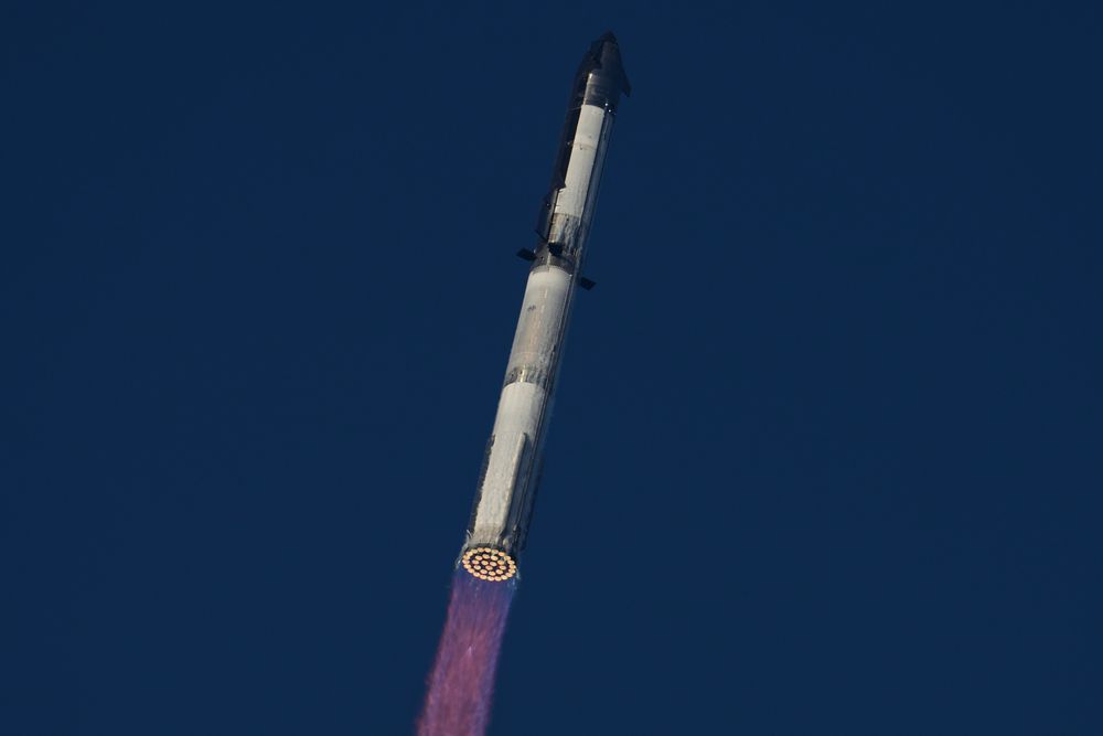 Etter to utsettelser de siste dagene kunne kjemperaketten Starship endelig ta av fra basen til SpaceX i texas.