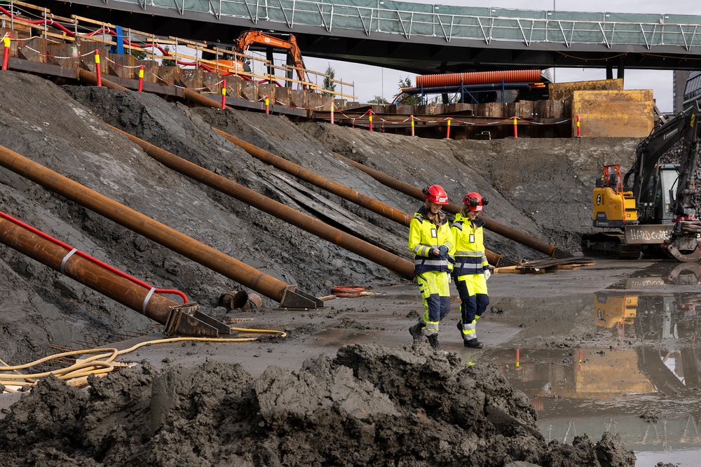 Byggegropa ved Campus Ullevål, der Norges første energivegg er bygd inn i fundamentet. Veggene skal lagre og gjenbruke varme fra grunnen under det nye hovedkvarteret, som står ferdig i 2026.