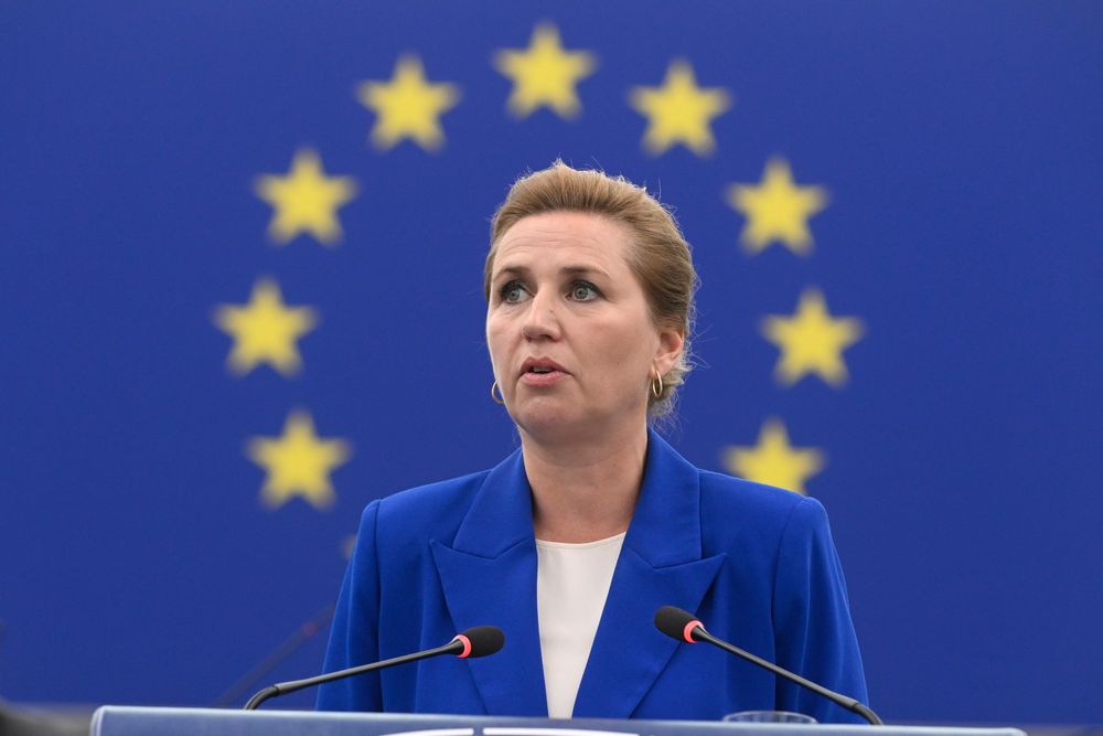 Allerede første dag i EU-formannskapet løftet Danmark Chat Control på ny. Her taler statsminister Mette Frederiksen ved overtakelsen av det roterende vervet.