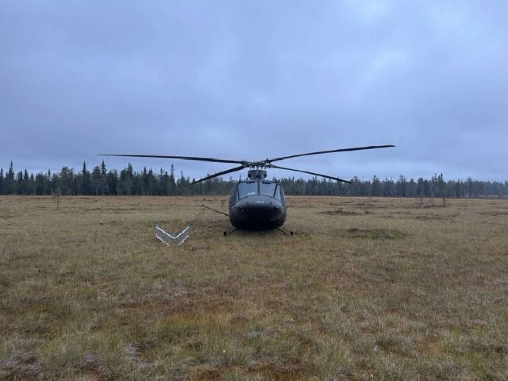 Dette Bell 412-helikopteret måtte nødlande under en øvelse denne uken.