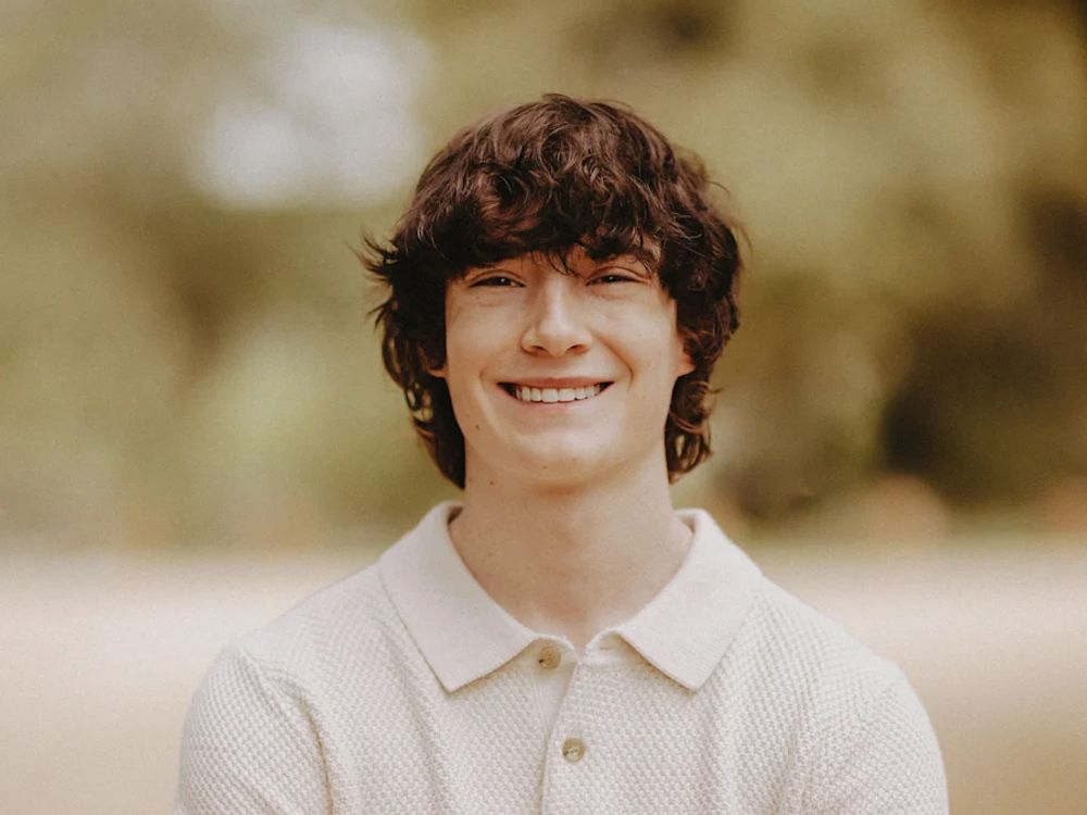 Etter at 16 år gamle Adam Raine tok livet sitt, ble Open AI saksøkt av foreldrene. Selskapet mener han brukte Chat GPT både uautorisert og på feil måte, noe foreldrenes advokat kaller «foruroligende».