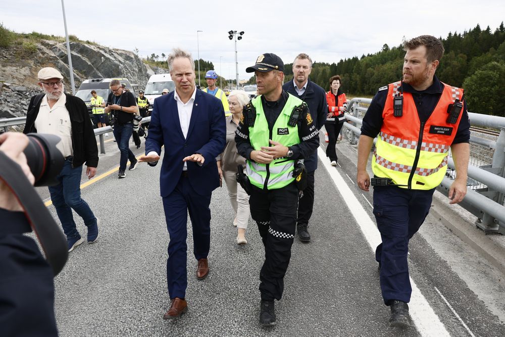 Samferdselsminister Jon-Ivar Nygård (Ap) besøkte mandag rasområdet i Levanger.