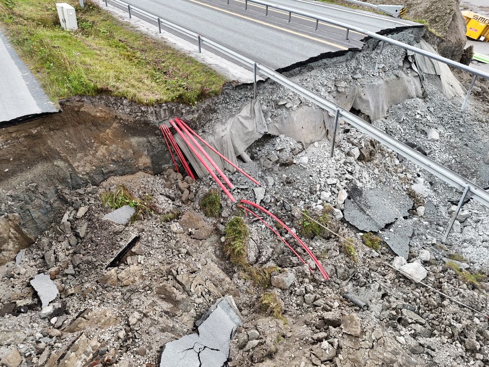 Det er stans i arbeidet i skredet i Levanger.