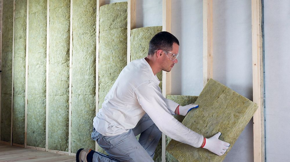 Til sammen er det nå mulig å få 60.000 kroner i støtte til etterisolering av en bolig.