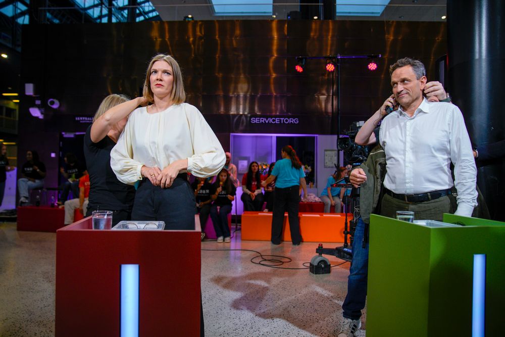 Rødt-leder Marie Sneve Martinussen og MDG-leder Arild Hermstad før NRKs partilederdebatt. Nå er det disse to som berger rødgrønt flertall.