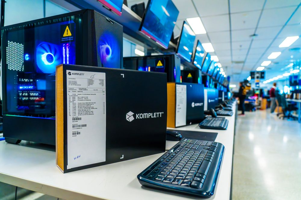 To nordmenn er siktet for grovt bedrageri etter å ha svindlet Komplett.no for GPU-brikker.