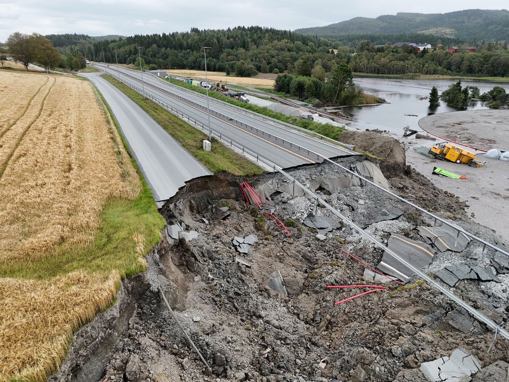 Dronefoto av skredområdet ved Nesvatnet to dager etter hendelsen. 