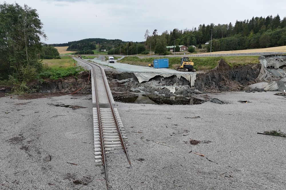 En mann er fortsatt savnet etter skredet ved Nesvatnet i Levanger. 