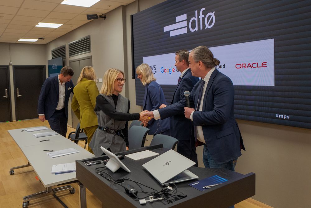 I september 2025 signerte DFØ en rammeavtale verdt 10 milliarder kroner med AWS, Google, IBM og Oracle. Direktoratet er teknologisk fremoverlent, og søker nå en ny leder med god forståelse for IKT-feltet.