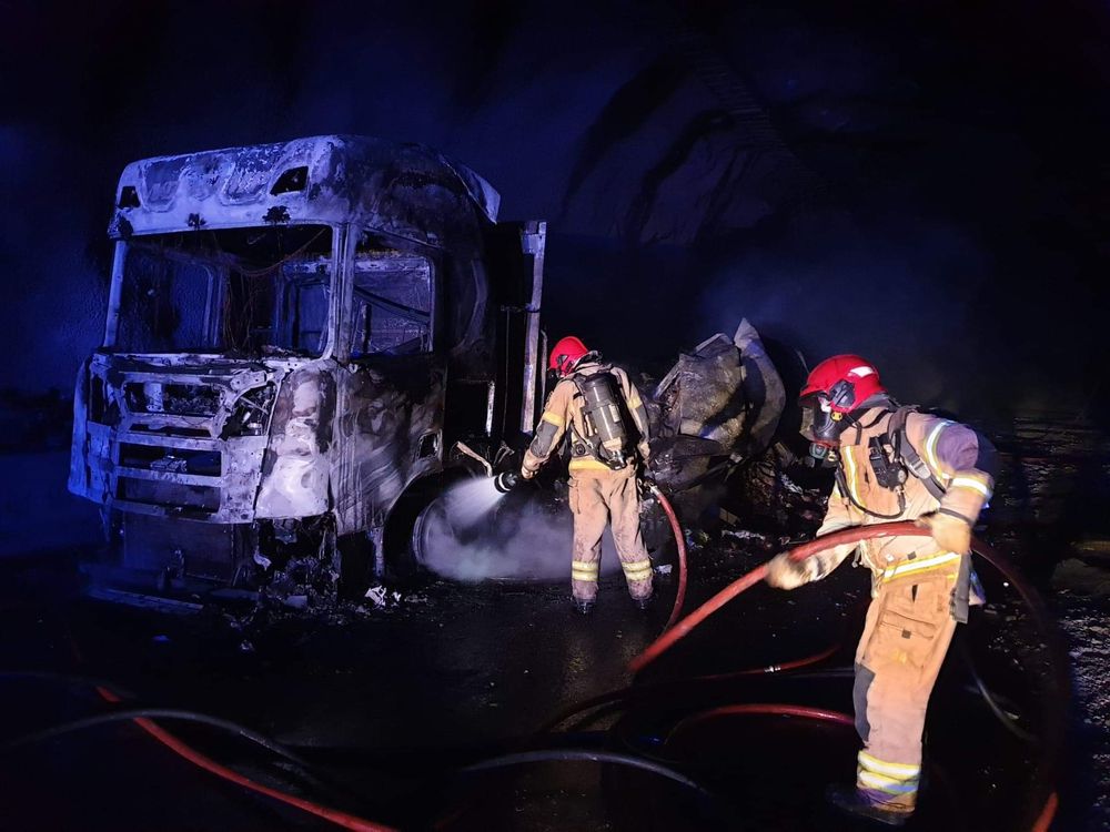 I 2019 tok et vogntog fyr i Gudvangatunnelen på E16. Ingen ble skadet, men det kostet 10 millioner kroner å reparere tunnelen, som er Norges tredje lengste veitunnel.