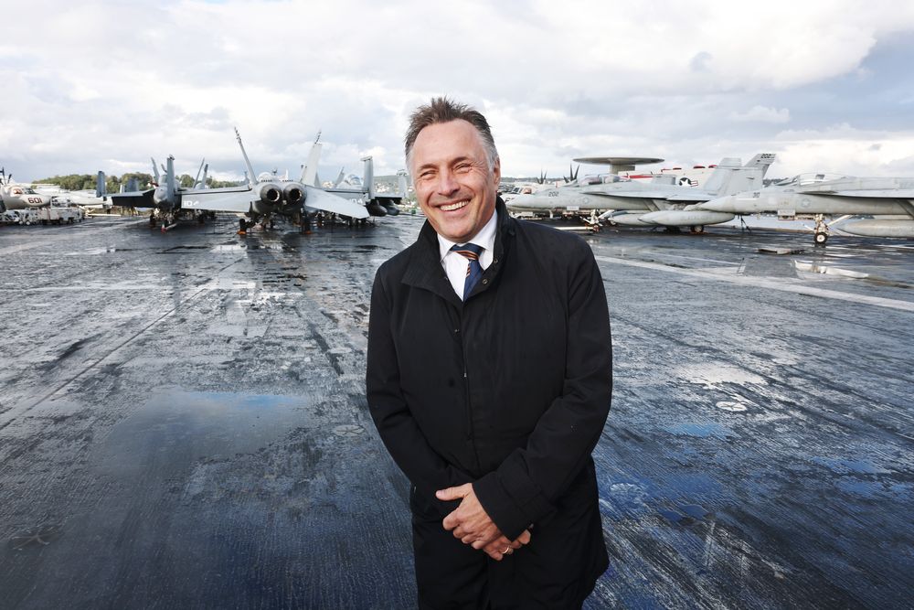 Forsvarsminister Tore O. Sandvik om bord på det amerikanske hangarskipet USS Gerald R Ford i Oslofjorden forrige uke.