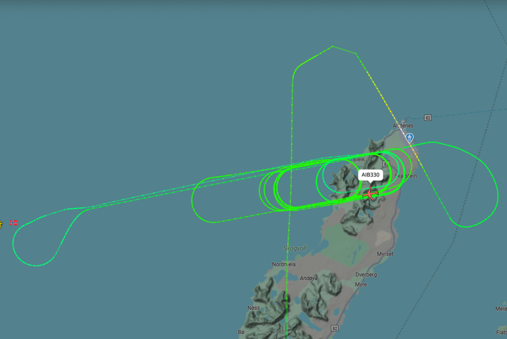 Flyvningen til et testfly fra Airbus over Andøya klokken 14.58 mandag. Flyet har i korte perioder forsvunnet for Flightradar24-tjenesten. Dette kan skyldes jammertesten som pågår i området denne uka. Flyet deltar i øvelsen.