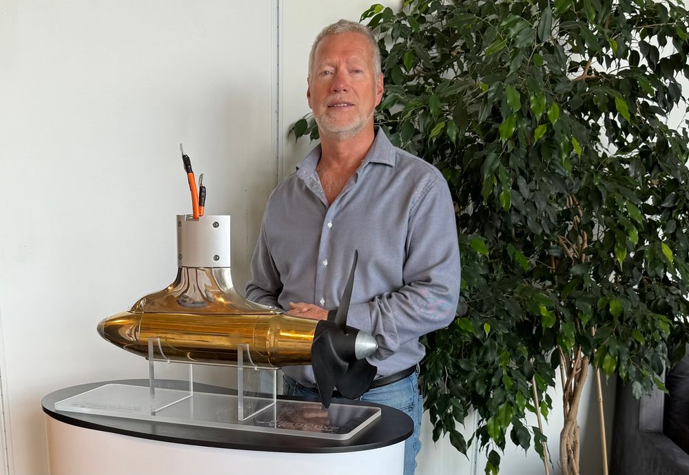 Gründer og CTO Finn Limseth i Seadrive med poden som inneholder både motor og «intelligens.»